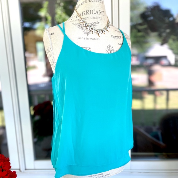New Women’s The Limited Sleeveless Blouse - Picture 3 of 6